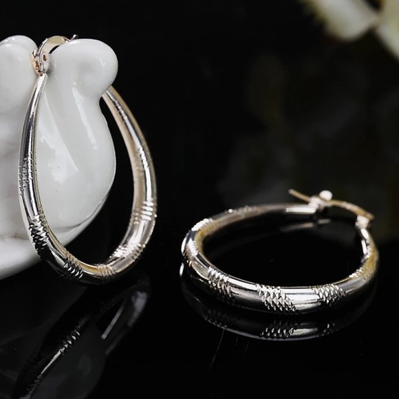 NWOT sterling silver hoop earrings - Picture 5 of 5